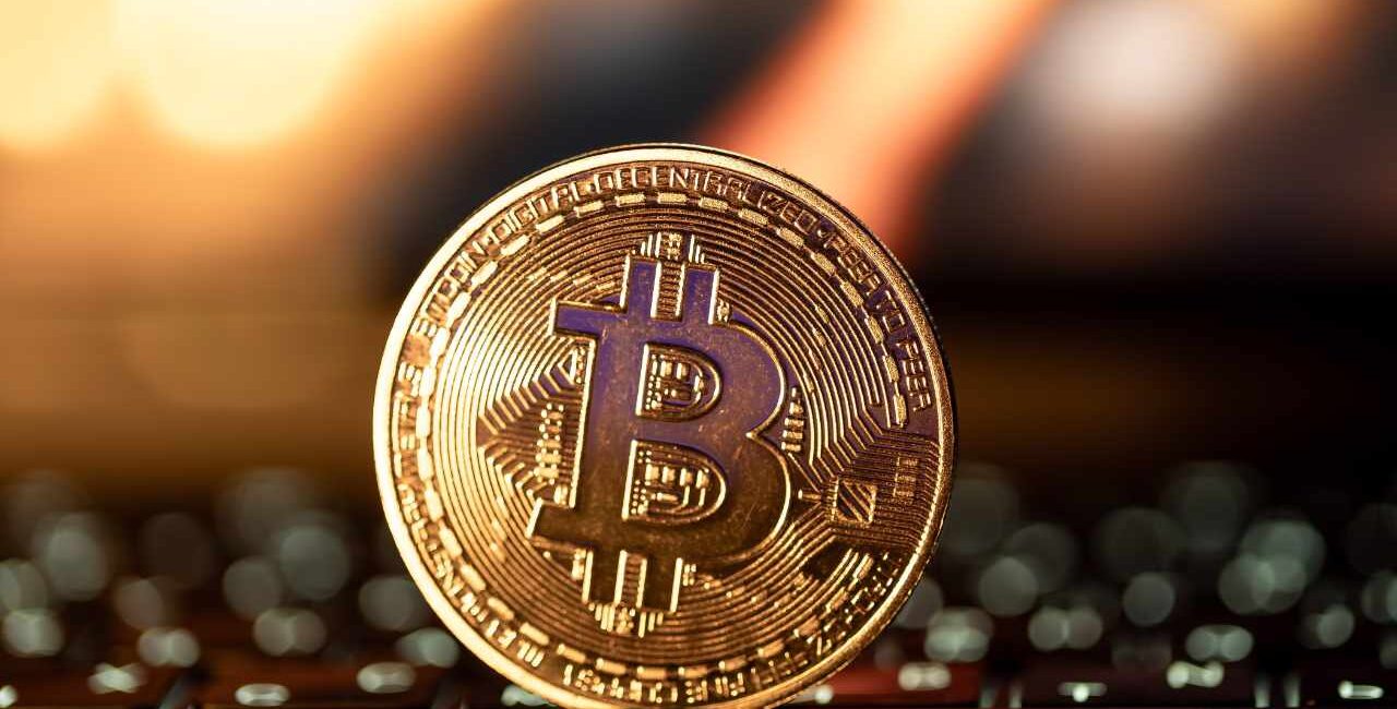 Vaneck Doubles Down on $180K Bitcoin Prediction With Bulls Dominating Options