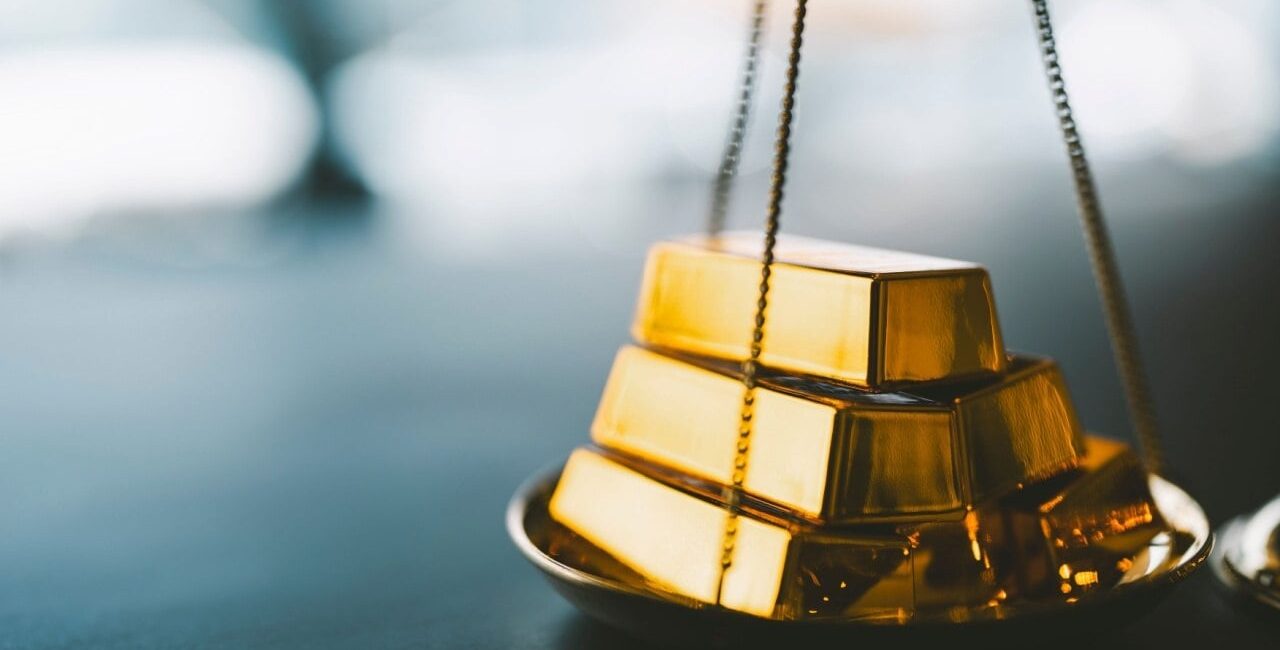 Gold Steals Bitcoin Spotlight, Reaches Record Price Levels in Monday Night Dash